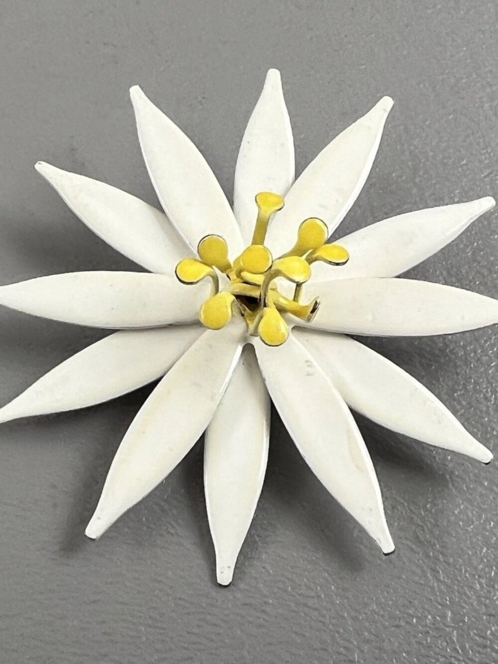 Vintage White Enamel Flower Brooch Pin Rotating Petals Yellow Center Kinetic Sty